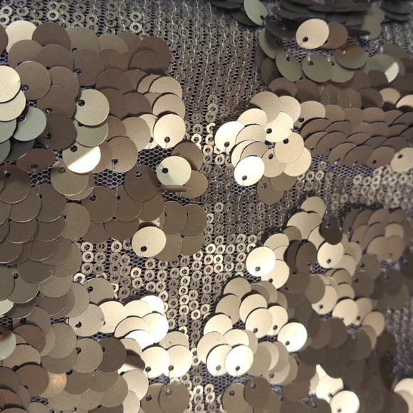 Lovedrobe Women’s Top Tank Gold Sequin Front Black Back Sleeveless Scoop Size 14 - Picture 2 of 10